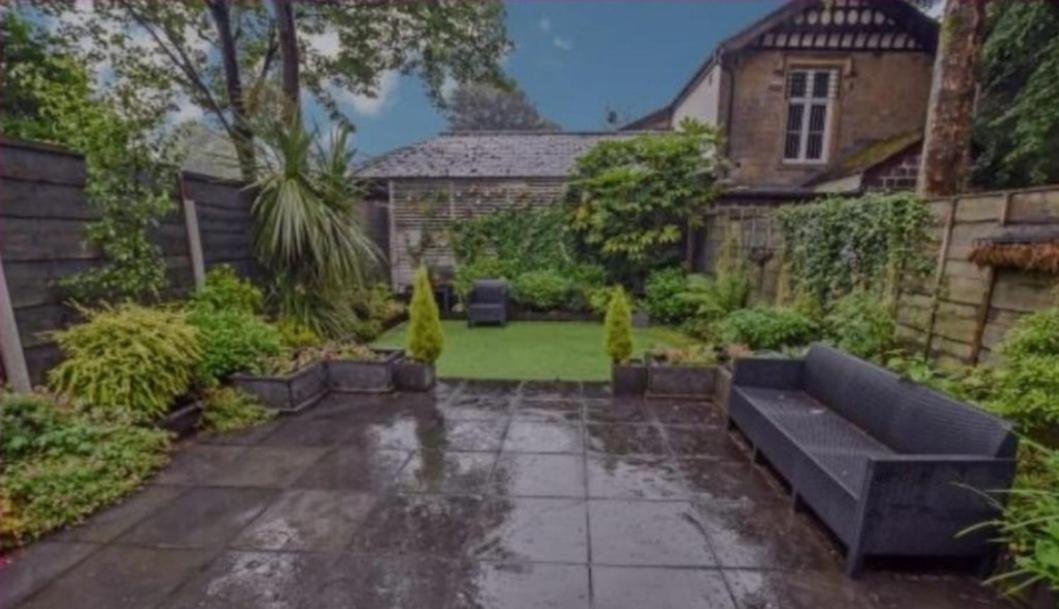 Ash Lawns Appartamento Bolton Esterno foto